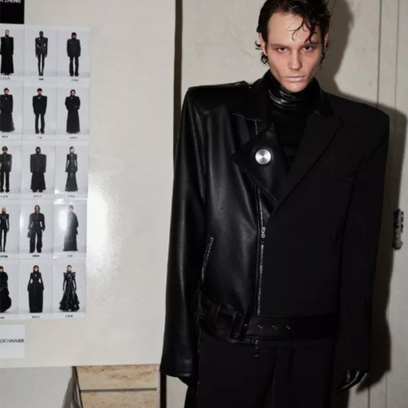 kleur/layered monochrome/black met zwart