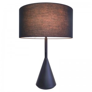 Black Finish Desk Lamp met een trekkettingschakelaar in de kamer