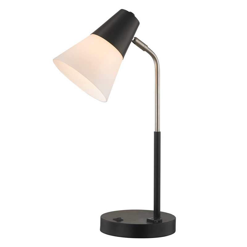 Hampton Inn Hotel Desk Lamp met een op/off rocker -schakelaar en een handige verkooppunten in de hotelkamer