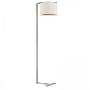 Hiltom Hotel Sofanaast vloerlamp met zilveren afwerking in de kamer