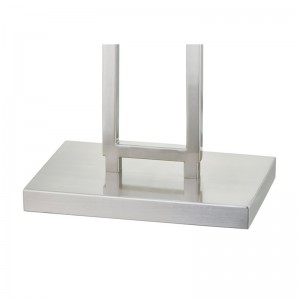 Marriott Hotel banknaast vloerlamp met geborsteldenikkelafwerking in de kamer