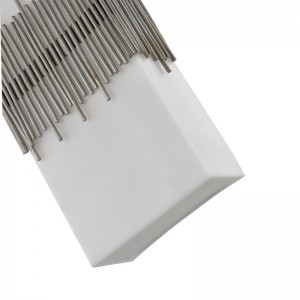 Gastvrijheid hotel muur sconce met antieke siliver afwerking en rechthoekige acrylschaduw in hotel typische kamers