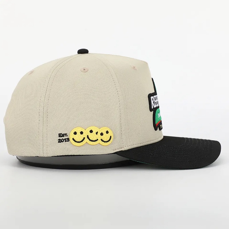 OEM Custom 5 Paneel gebogen randkatballet, midden profiel Sport Gorras, 3D Puff Borduursel Logo Structured Dad Hat