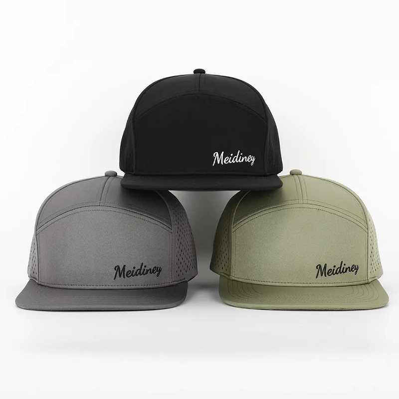 OEM Aangepaste hoogwaardige borduurwerk Logo Luxe 7 paneel Snapback Cap Adult Bill Snap Back Hat met laser gesneden gaten