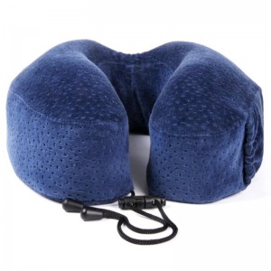 U vorm een ​​massief reiskussen