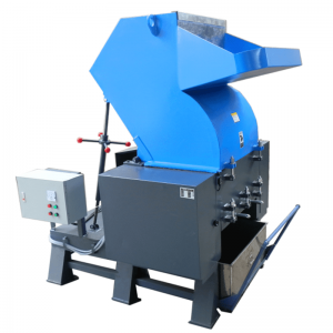 Krachtige plastic breker