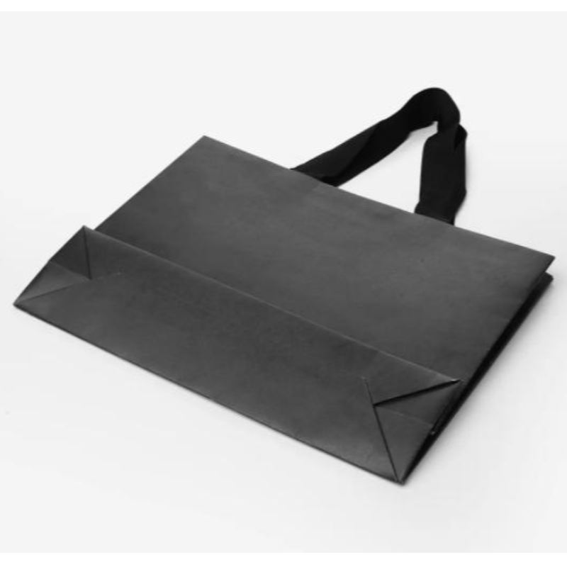 Luxe matte cadeau winkelpapiertas met logo voor aangepaste verpakkingstas