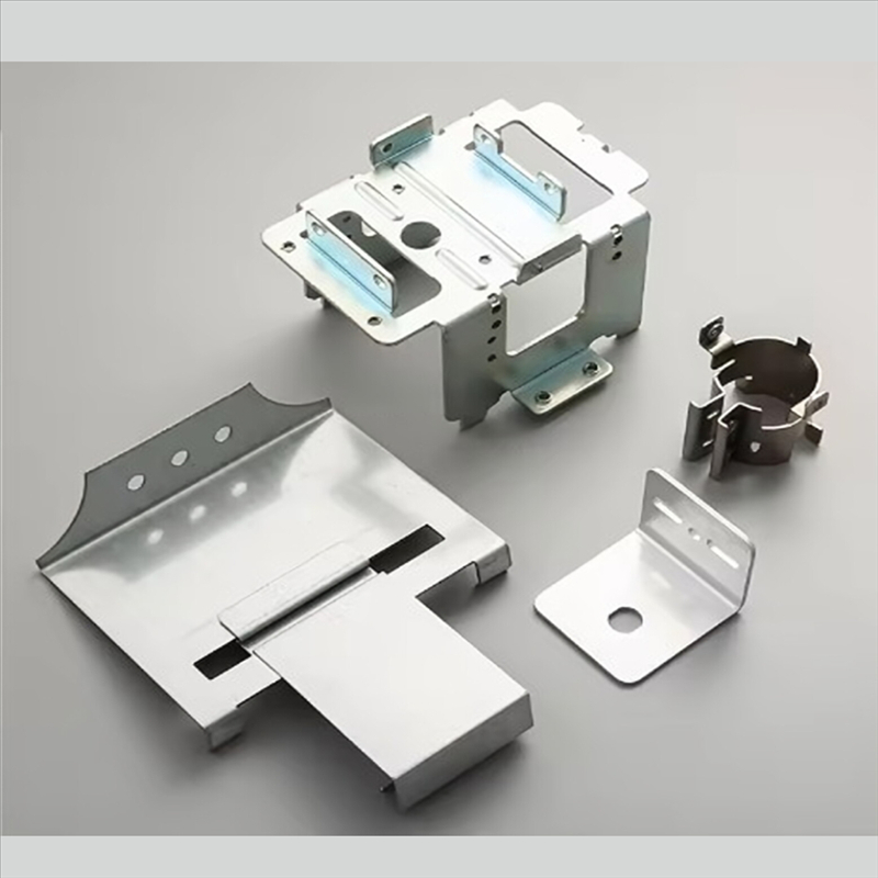 Aangepaste fabricageservice Zwart poedercoating Aluminium stempelen Buigen Ponsen Vormdelen voor golfduwwagen