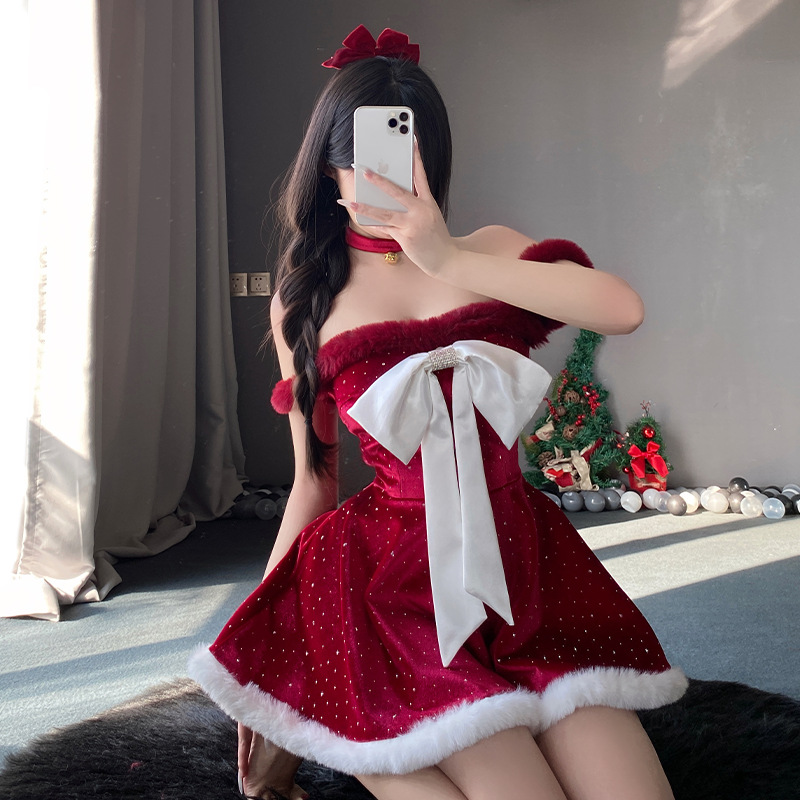 Nieuwe kerstkostuums. Kerstmis - Thema -kleding voor Kruis - Grens buitenlandse handel groothandel. Pluche kerst gevechtsgewaden. Sexy rode jurken voor hetnieuwe jaar366 -prijs:$199.99