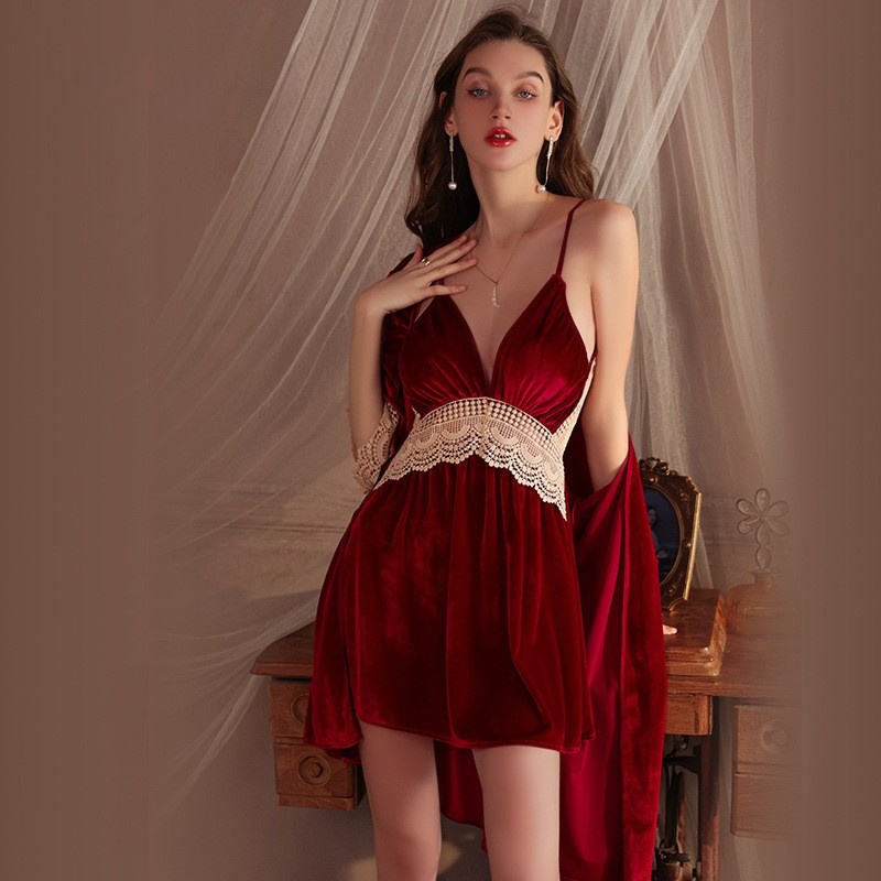 Nieuwe stijl herfst en winterfluweel en tule backless, sexy diep v-gevormdnachthemd met gebouwd-In BH -pads en een bijpassende buitenjas, perfect voor thuiskleding4054 Prijs:$179.99