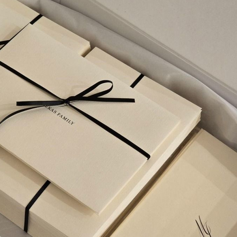 Luxe minimalistische driehoekige tote