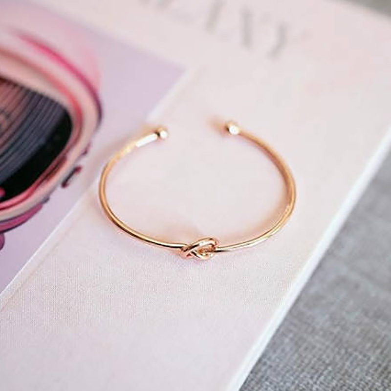 4K GOUD VOOR VOOR ALTIJD LIEFDE KNOT IN ONTIERITY Bangle armbanden voor vrouwen verstelbare gouden armbandarmband voor vrouwen elegant goud-Geplaatste open manchetarmband met knoopontwerp - moderne minimalistische sieraden voor dagelijkse kleding en speciale gelegenheden