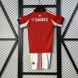 25/26 kinderen Benfica Home Grootte: 16-28