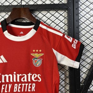 25/26 kinderen Benfica Home Grootte: 16-28