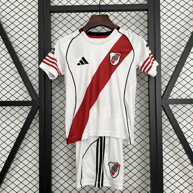 25/26 Kids River Plate Home Grootte: 16-28